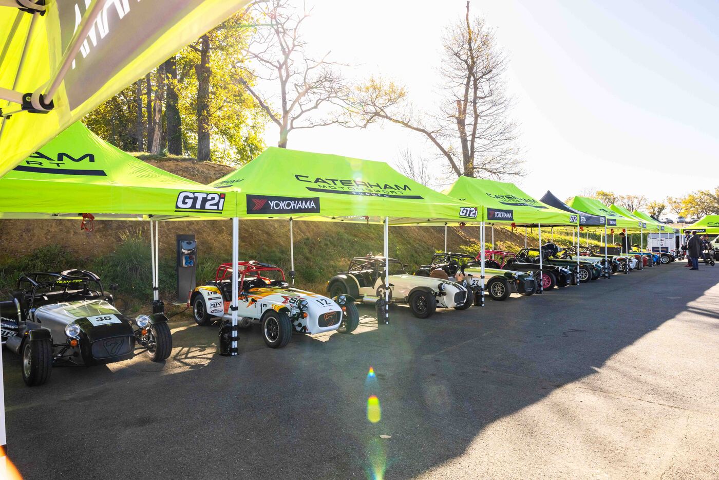 caterham Academy sous stand